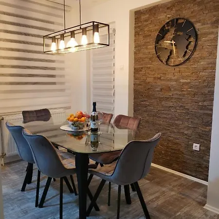 White House Ns Daire