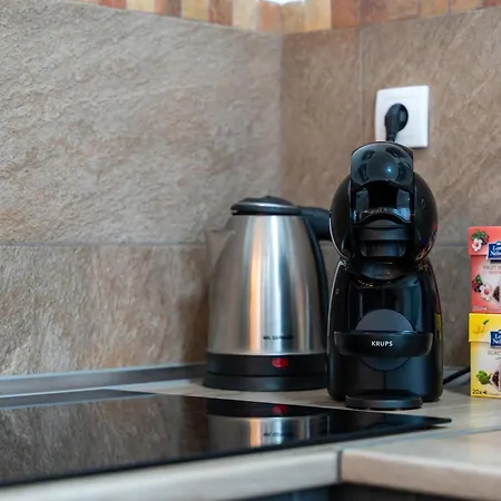 White House Ns Daire Novi Sad